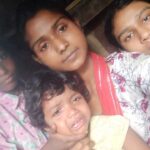 बिन मां की 04 निर्धन बेटियां; जो आज तक नही गई स्कूल; डीएम ने कराया दाखिला