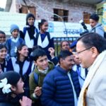 सरस्वती शिशु मंदिर ताड़ीखेत में मुख्यमंत्री का विद्यार्थियों से संवाद